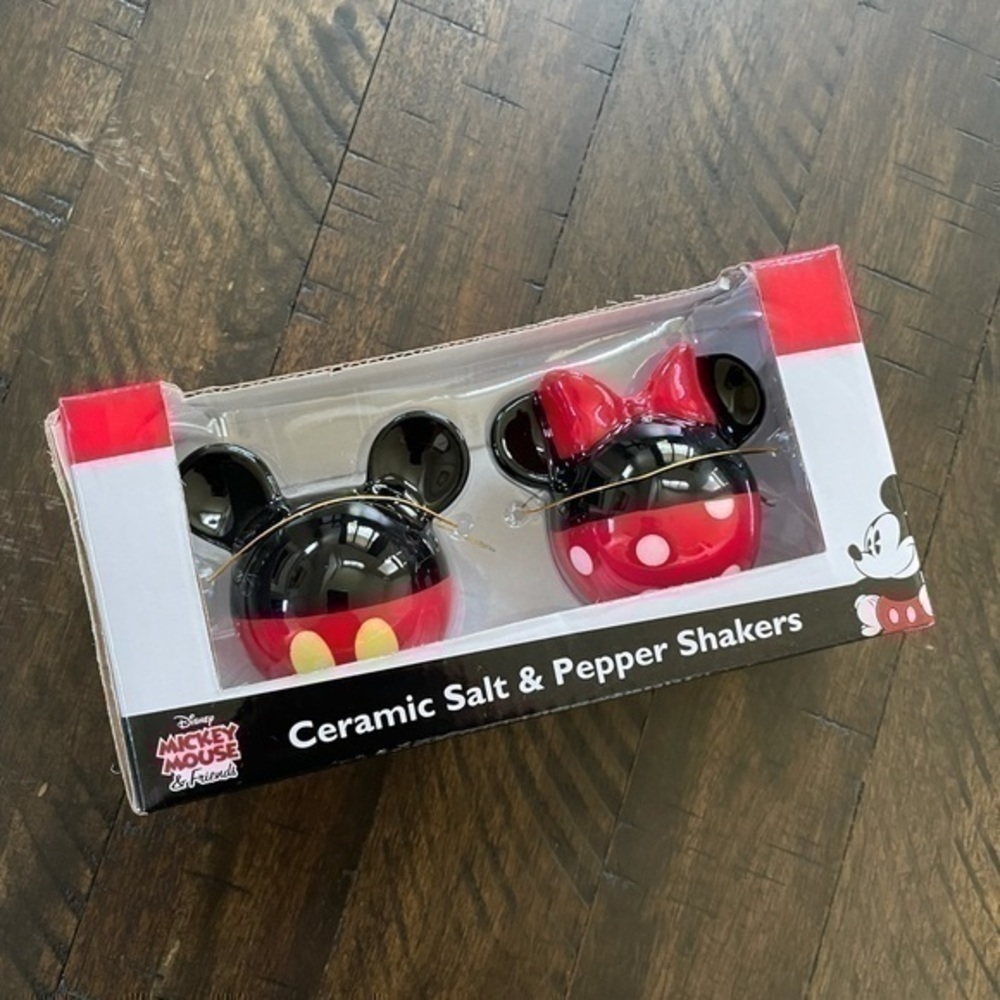 Mickey & Minnie Mouse Salt & Pepper Shakers - Picture 4 of 4